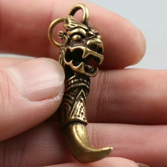 Vintage brass dragon tooth pendant - Picture 5 of 6